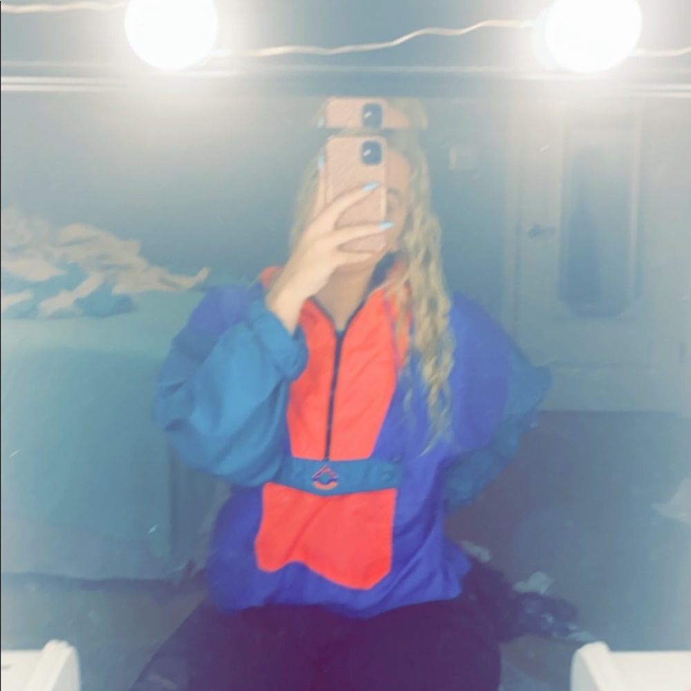 COLORFUL VINTAGE WINDBREAKER